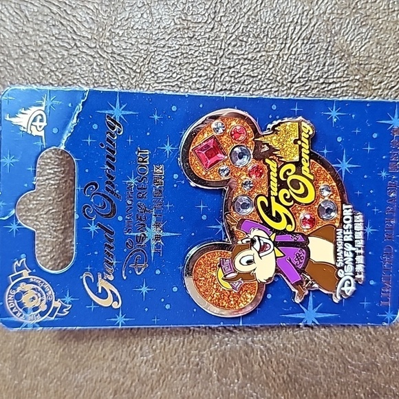 NEW Exclusive Shanghai Disney Pin Limited Release Grand Opening CHIP - Picture 1 of 3